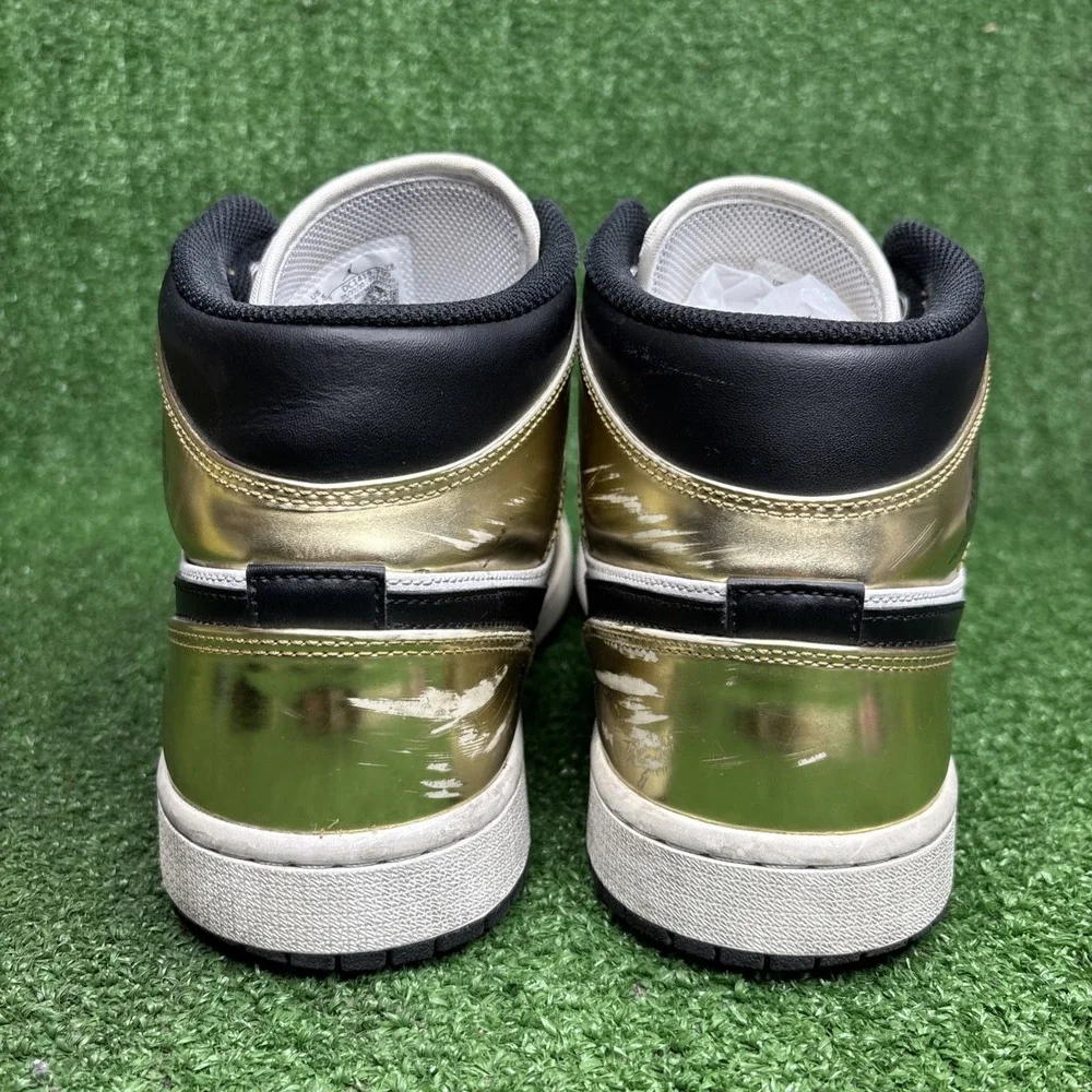 Size 11.5 - Jordan 1 Mid SE Metallic‎ Gold 2020